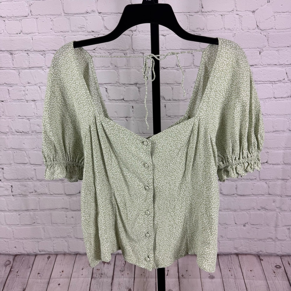& Other Stories Light Green and White Floral Square Nexk Button Down Top Size 10